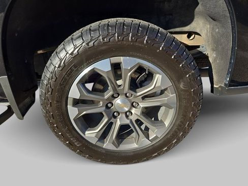 Used 2024 Chevrolet Silverado 1500 High Country image 32