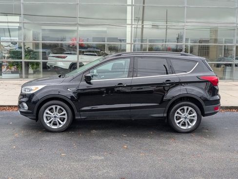 Used 2019 Ford Escape SEL image 2
