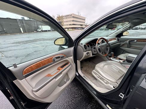 Used 2011 Buick Enclave CXL image 9