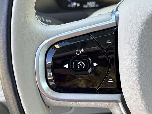 Used 2022 Volvo XC90 T6 Inscription w/ Advanced Package image 27