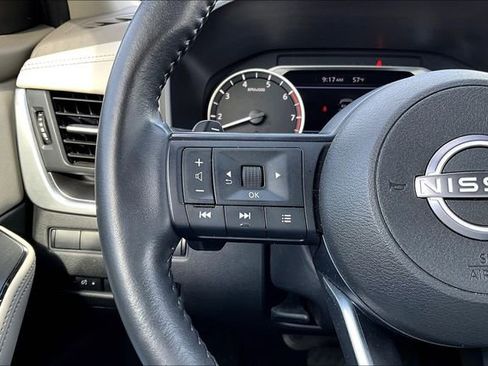Used 2024 Nissan Rogue SV w/ SV Premium Package AWD/4WD image 11