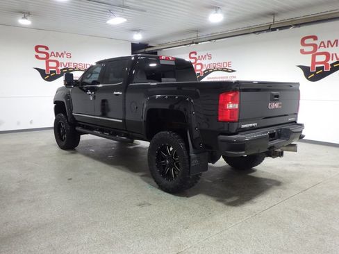 Used 2019 GMC Sierra 2500 Denali w/ Duramax Plus Package AWD/4WD image 2