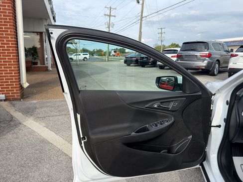 Used 2024 Chevrolet Malibu LS w/ Driver Confidence Package FWD image 9