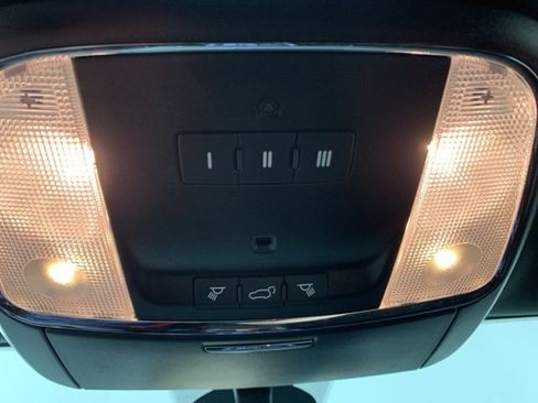 Used 2021 Jeep Grand Cherokee Laredo X image 22