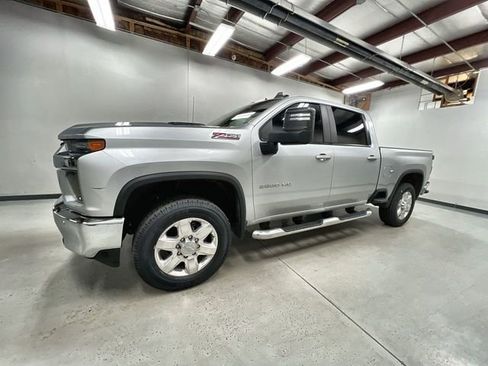 Certified 2022 Chevrolet Silverado 2500 LT w/ All Star Edition AWD/4WD image 5