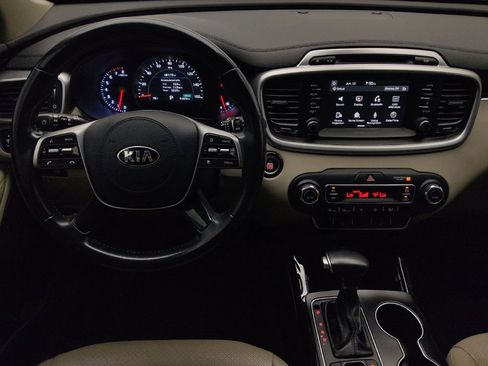 Used 2019 Kia Sorento EX FWD image 22