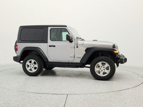 Used 2019 Jeep Wrangler Sport AWD/4WD image 4