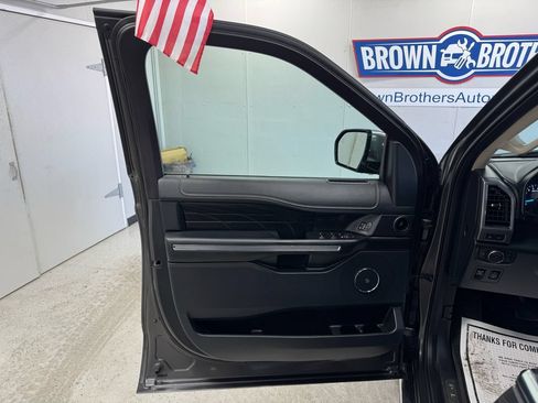 Used 2019 Ford Expedition Platinum AWD/4WD image 17