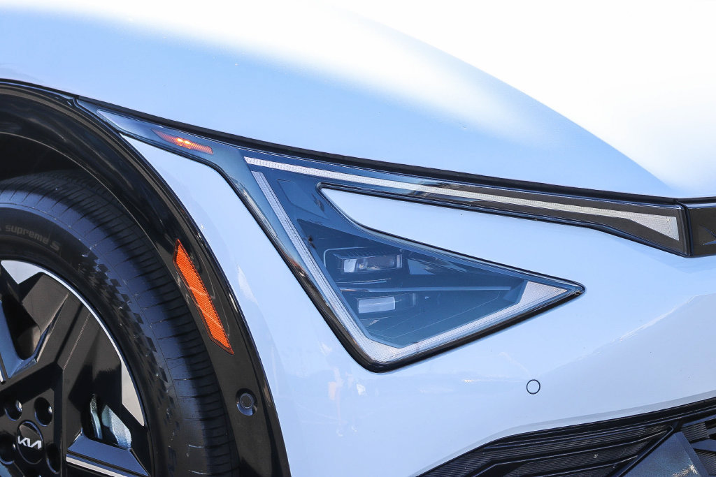 Certified 2025 Kia EV6 Wind RWD image 8