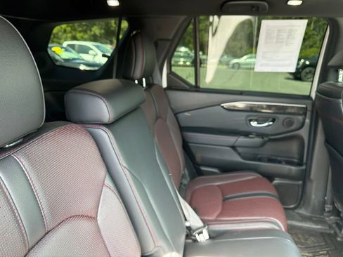 Used 2024 Honda Pilot Elite image 13