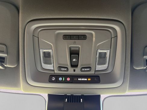 Used 2025 Chevrolet Silverado 1500 LT Trail Boss w/ Convenience Package II AWD/4WD image 16