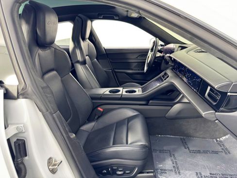 Used 2020 Porsche Taycan Turbo image 15