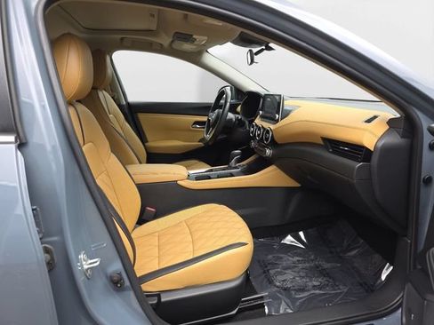 Used 2025 Nissan Sentra SV w/ SV Premium Package FWD image 37