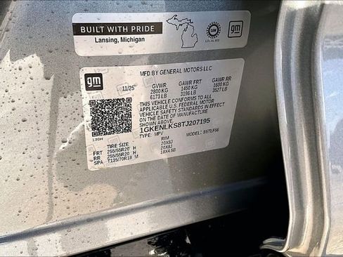 New 2026 GMC Acadia Denali w/ Super Cruise Package FWD image 8