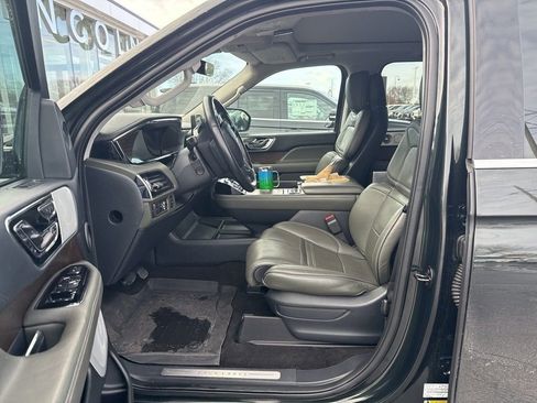 Used 2022 Lincoln Navigator Black Label image 6