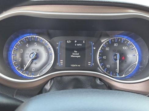Used 2020 Chrysler Voyager Lxi FWD image 18