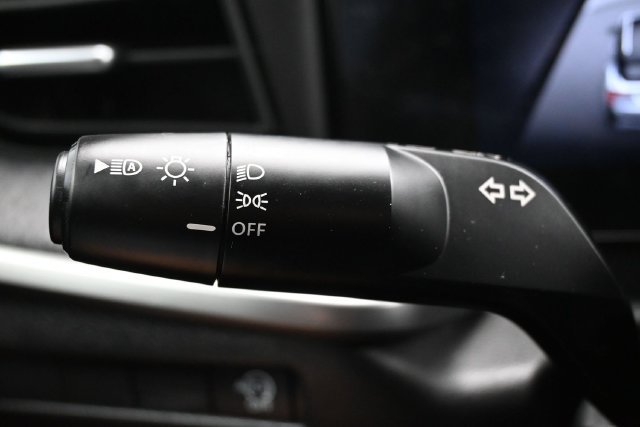 Used 2026 Nissan Kicks SV FWD image 19
