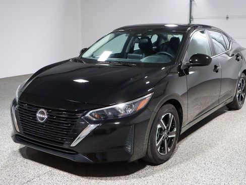 Used 2025 Nissan Sentra SV FWD image 29