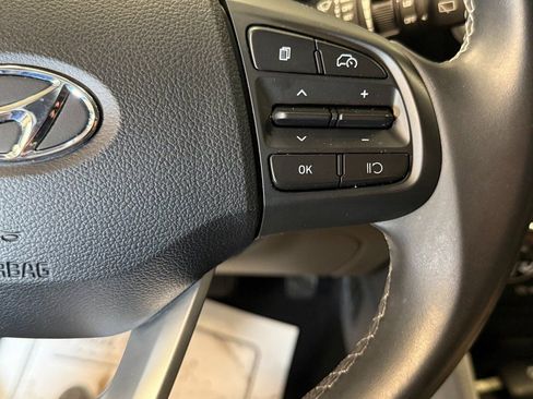 Used 2023 Hyundai Venue SEL image 10