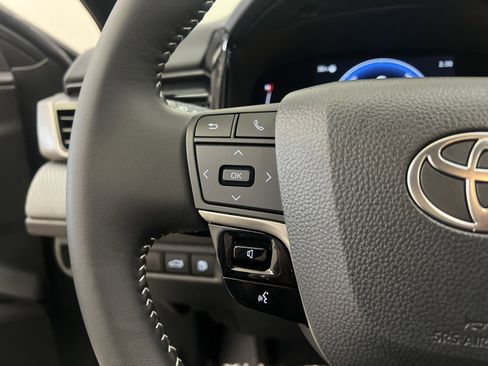 Used 2026 Toyota Camry SE image 32