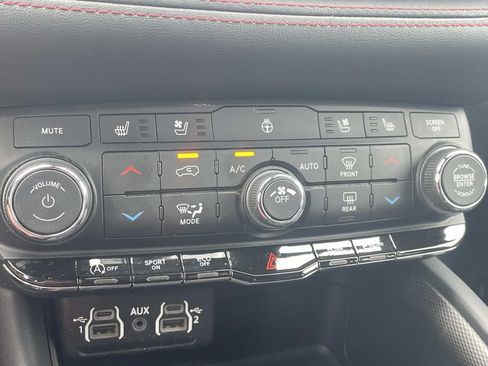 Used 2024 Dodge Durango GT AWD/4WD image 19