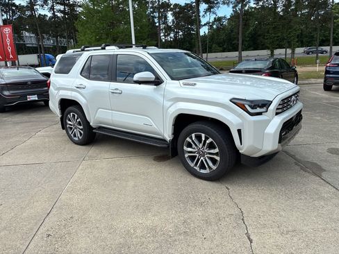 New 2026 Toyota 4Runner Limited AWD/4WD image 9