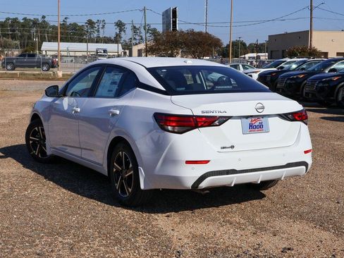 New 2025 Nissan Sentra SV image 2