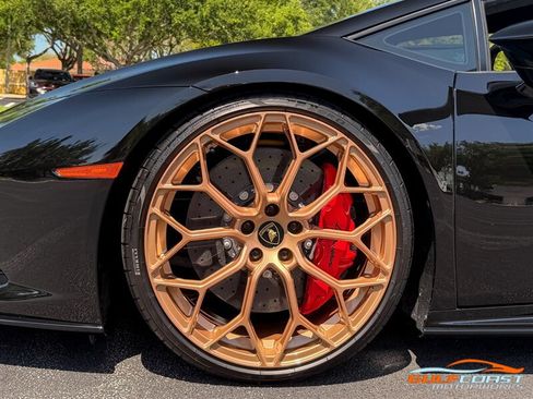 Used 2022 Lamborghini Huracan EVO RWD image 38
