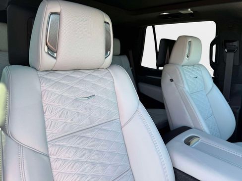 Used 2026 Cadillac Escalade Platinum Sport AWD/4WD image 28