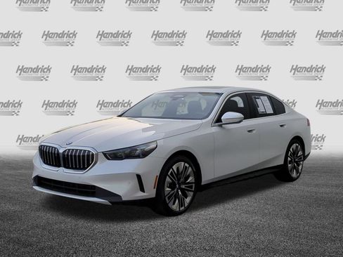 Certified 2026 BMW 530i w/ Premium Package RWD image 5