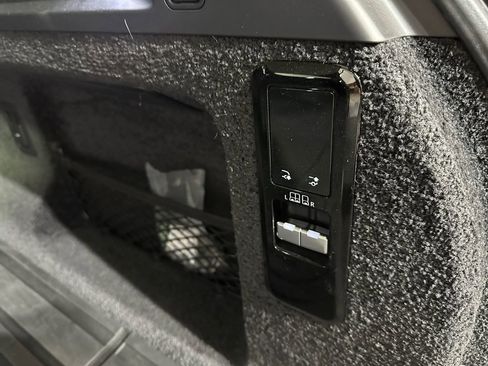 Used 2023 Land Rover Range Rover SE AWD/4WD image 20