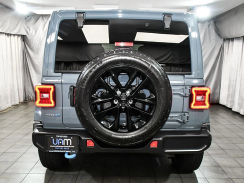 Used 2024 Jeep Wrangler Unlimited Sahara AWD/4WD image 5