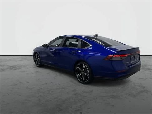 Used 2025 Honda Accord Sport image 9