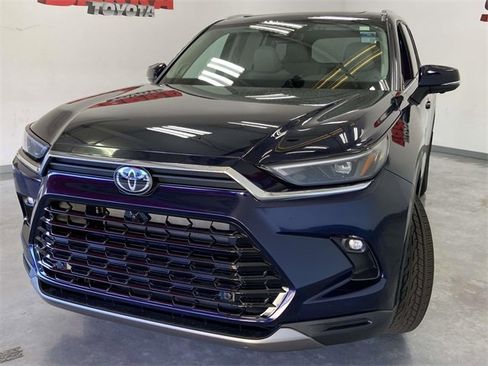 Used 2026 Toyota Grand Highlander Limited image 7