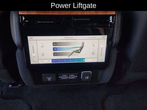 Used 2024 Jeep Grand Wagoneer Series III w/ Rear Seat Video Group 1 AWD/4WD image 29