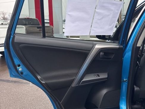 Used 2018 Toyota RAV4 LE image 11