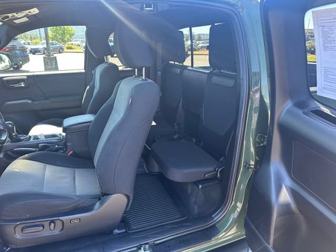 Used 2021 Toyota Tacoma TRD Off-Road w/ TRD Premium Off Road Package AWD/4WD image 14