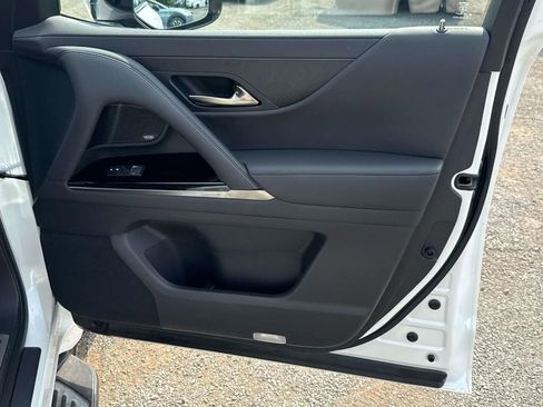 Used 2024 Lexus LX 600 4WD w/ Premium Package image 14