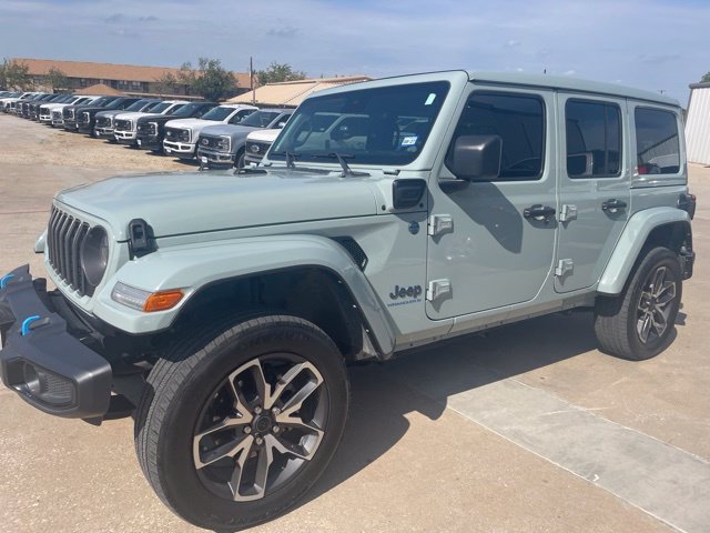 Used 2024 Jeep Wrangler Unlimited w/ Convenience Group AWD/4WD image 1