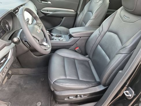 Used 2022 Cadillac XT4 Premium Luxury w/ Enhanced Visibility Package FWD image 16