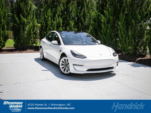 Used 2022 Tesla Model 3 Long Range AWD/4WD image 1