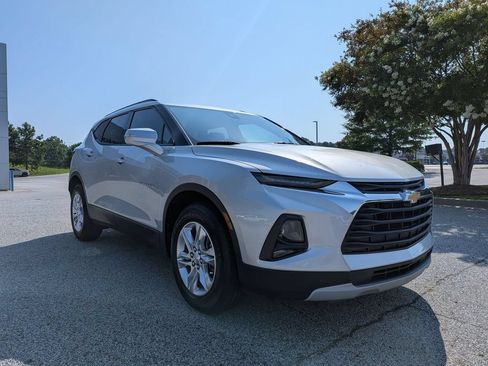 Used 2022 Chevrolet Blazer LT AWD/4WD image 2