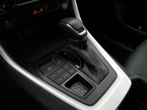 Certified 2025 Toyota RAV4 XLE Premium image 24