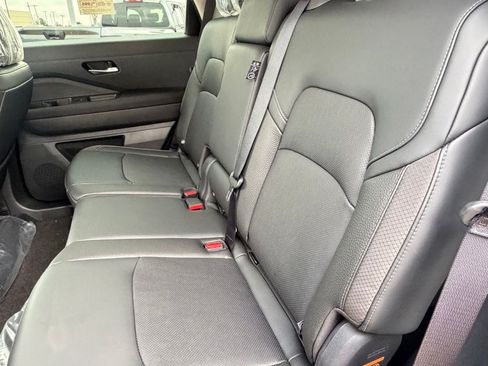 New 2026 Nissan Pathfinder SL FWD image 25