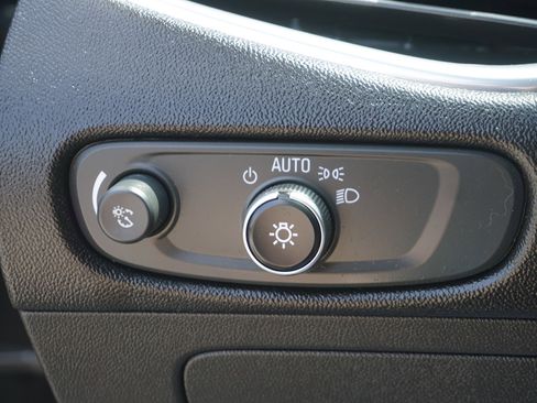 Used 2019 Chevrolet Malibu LT FWD image 16