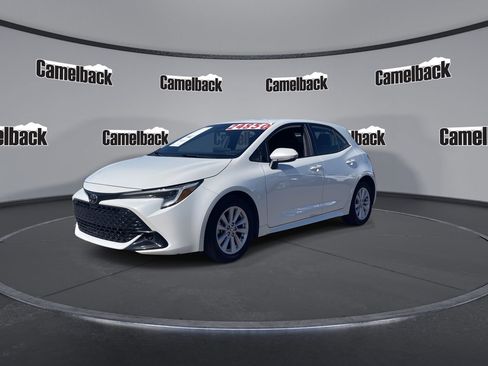 Used 2024 Toyota Corolla SE FWD image 3