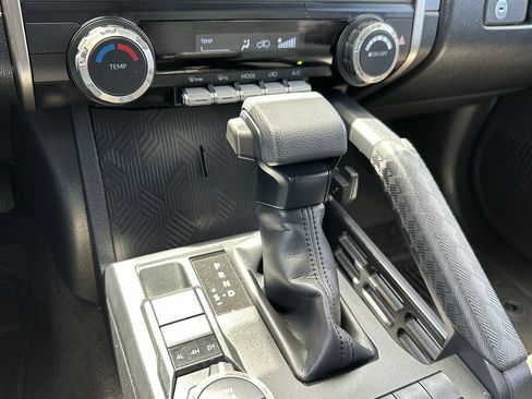 Used 2025 Toyota 4Runner SR5 AWD/4WD image 32