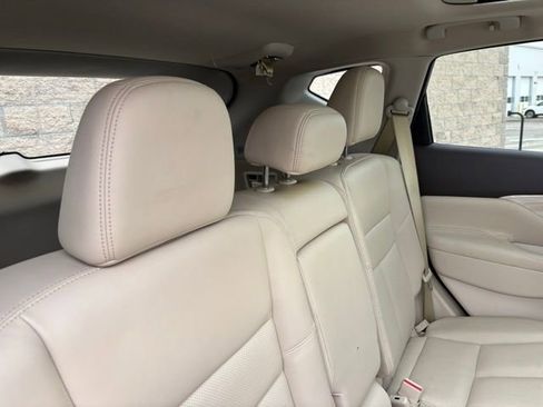 Used 2018 Nissan Murano Platinum image 10