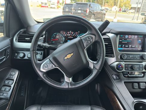 Used 2017 Chevrolet Tahoe LT w/ Luxury Package AWD/4WD image 21
