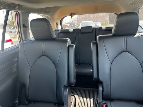 New 2026 Toyota Grand Highlander XLE image 11